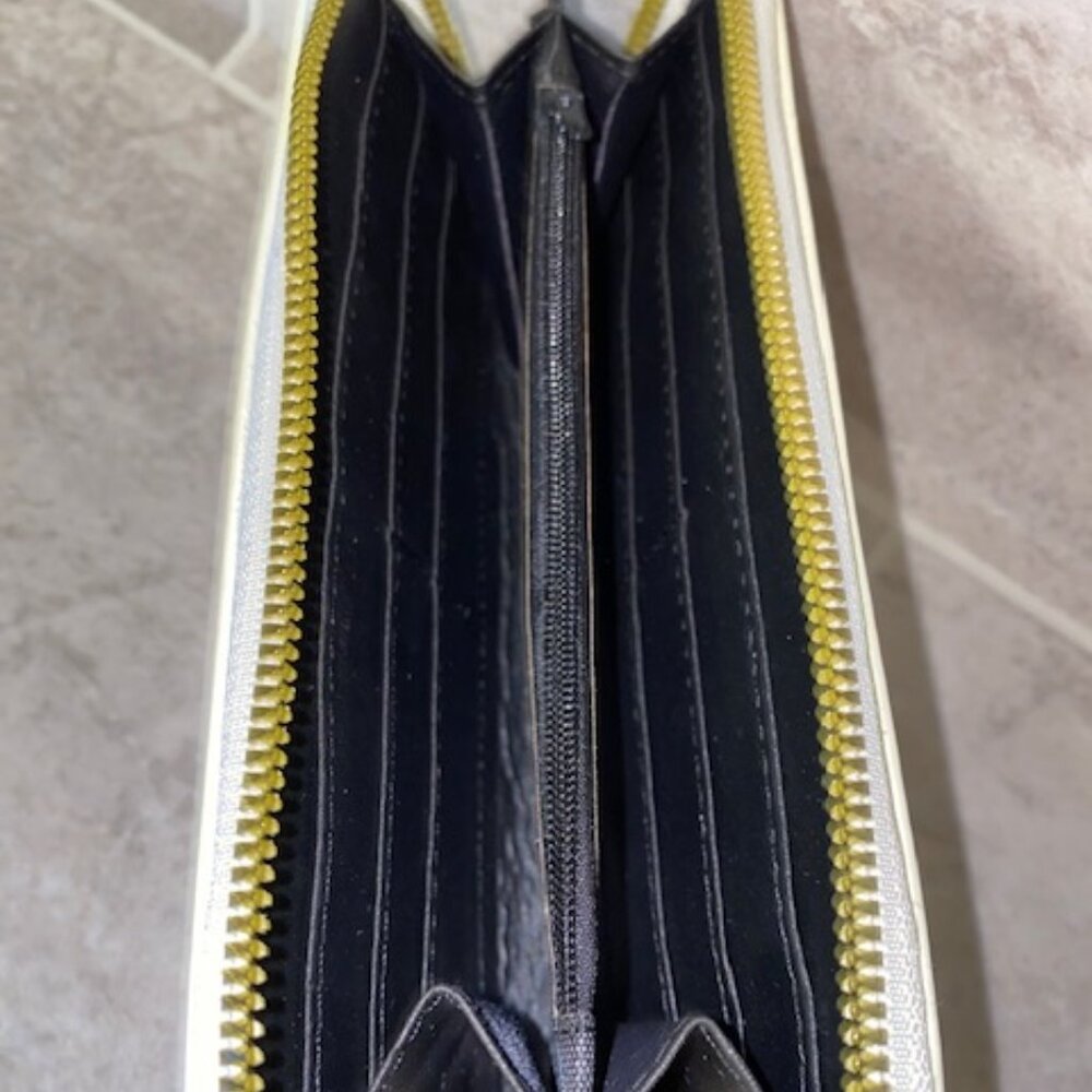 Hello Stitch Wallet - Picture 10 of 14